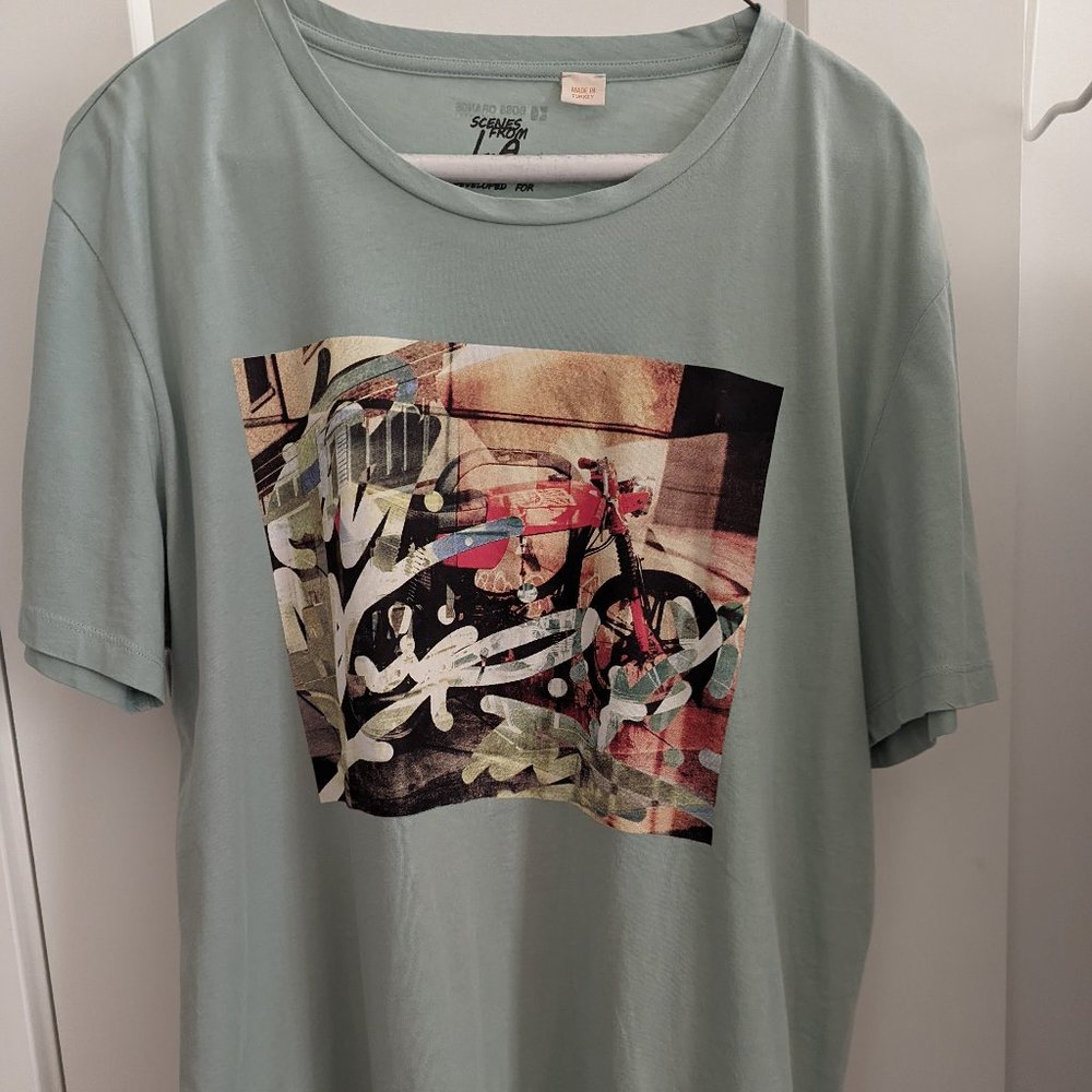 Hugo Boss Green Graphic Tshirt For Men (Boss Orange - Scenes from LA Collection)